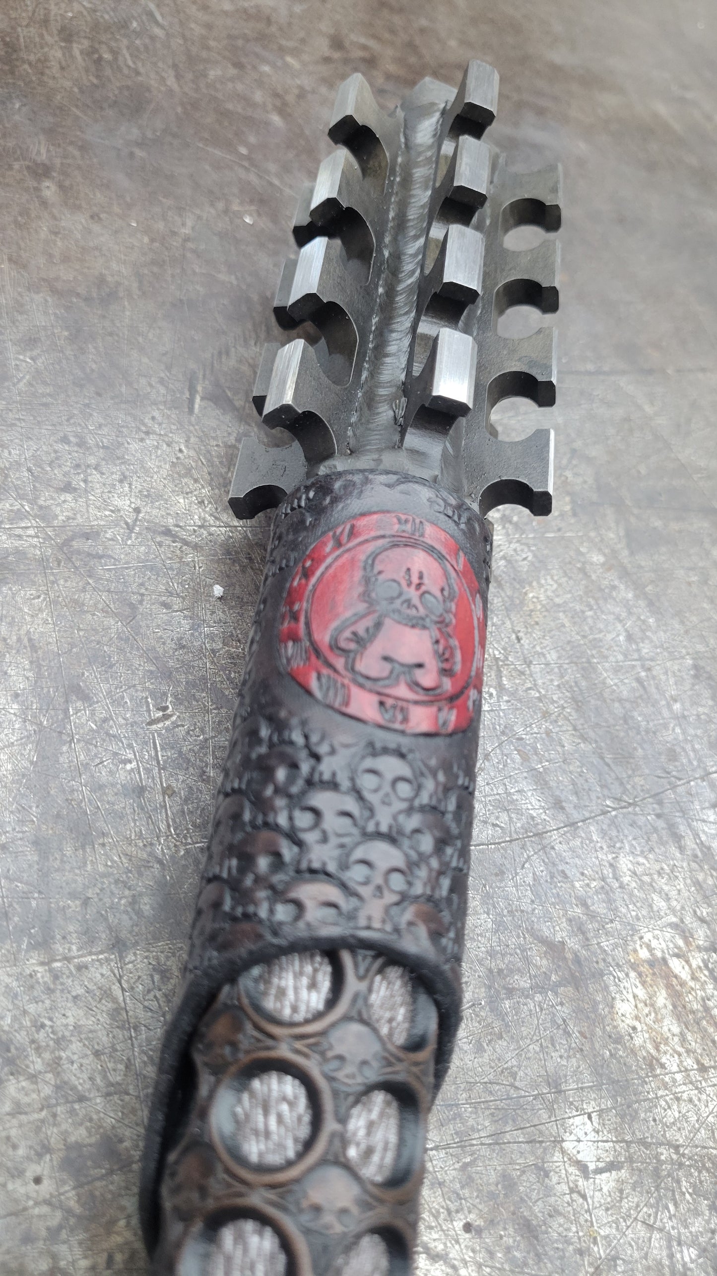 Hammer fin Hate Stick